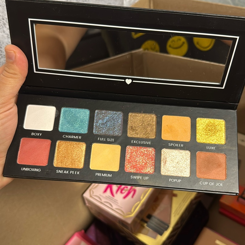 Boxy charm palette